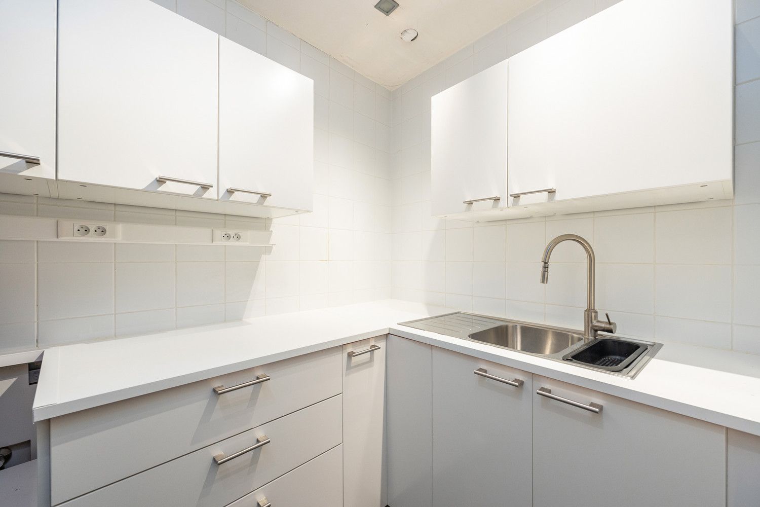 IN OPTIE: kevin@wellimmo.net voor meer info!  Gelijkvloers appartement  101m² met buitenruimte 20m² en ruime kelder op toplocatie aan het Mechelseplein in hartje Antwerpen foto 21