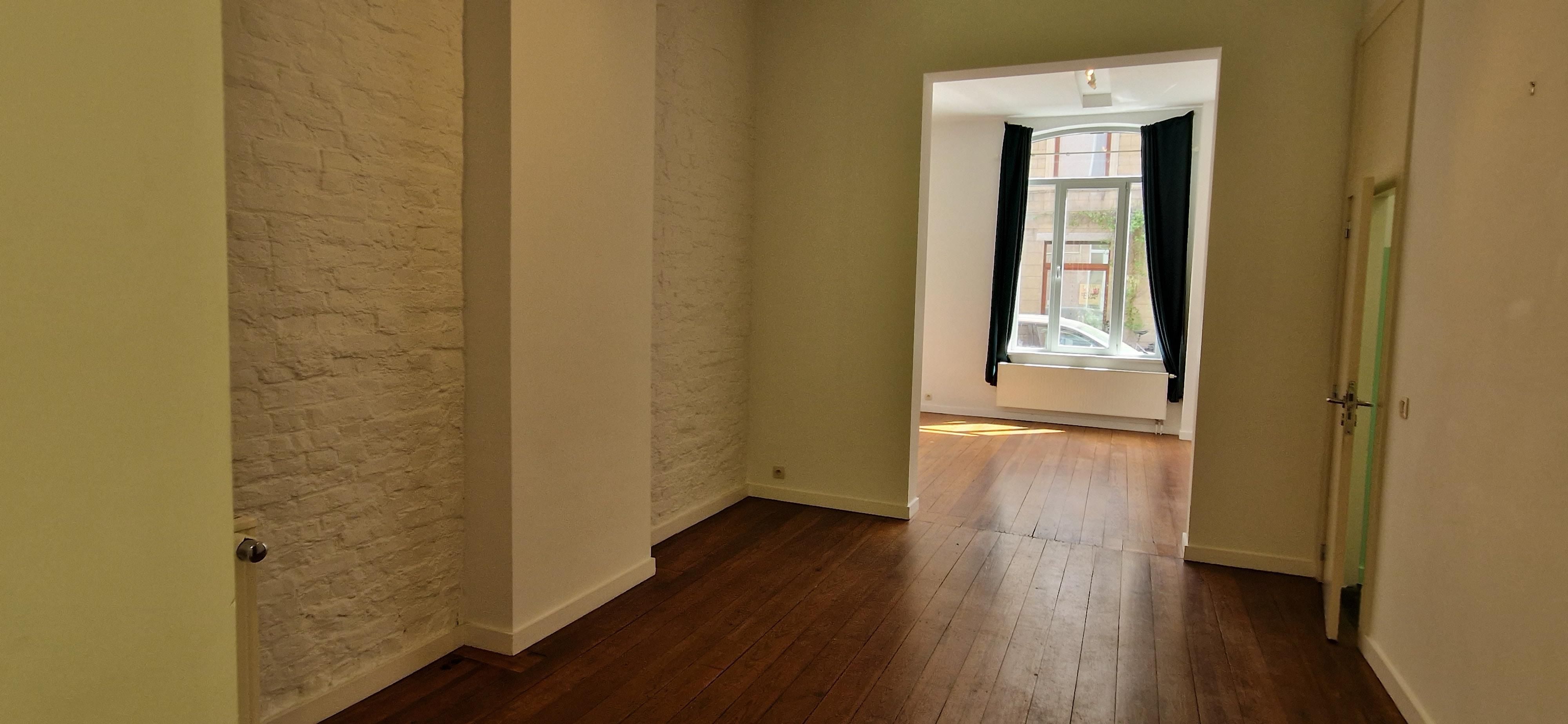 Karaktervolle HERENWONING met mooie leefruimten, 4 slaapkamers en een rustgevende tuin  op 1 are 70 ca.   foto 4