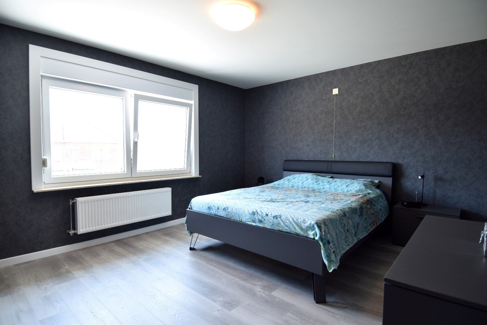Instapklare HOB met 4 slaapkamers, 2 garages en een mooi stukje te tuin te koop in Lauwe foto 11