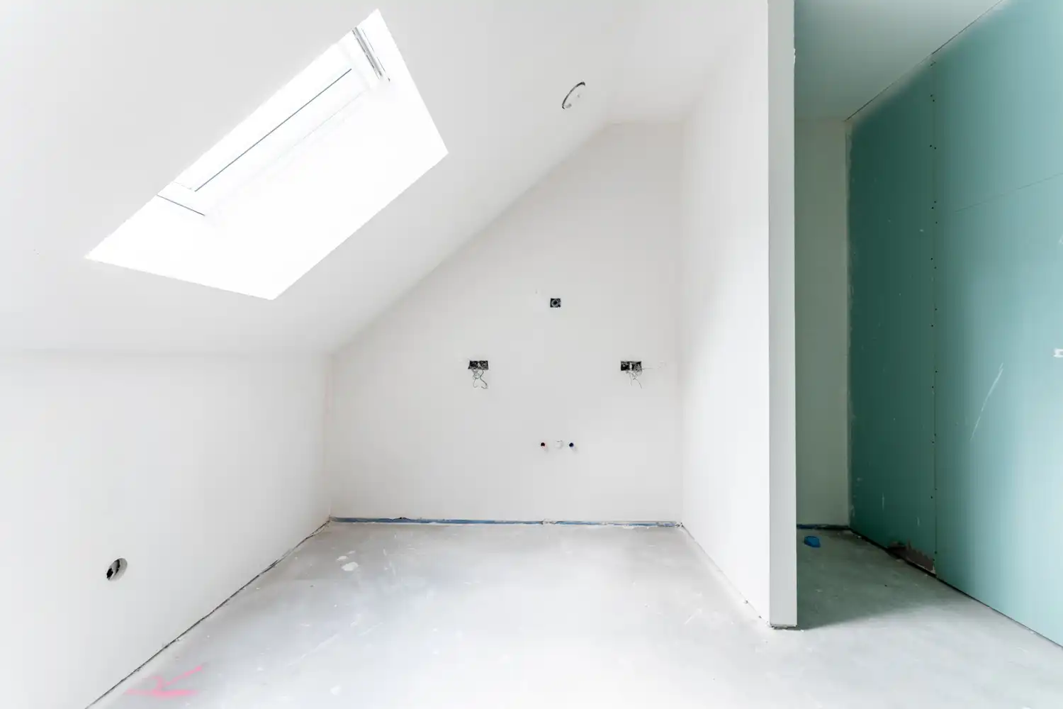 Charmante gerenoveerde CASCO + woning te koop in Leopoldsburg - 4 slaapkamers, 1 badkamer, ruime keuken en 2 toiletten op 237 m², volledig gerenoveerd in 2026! foto 24