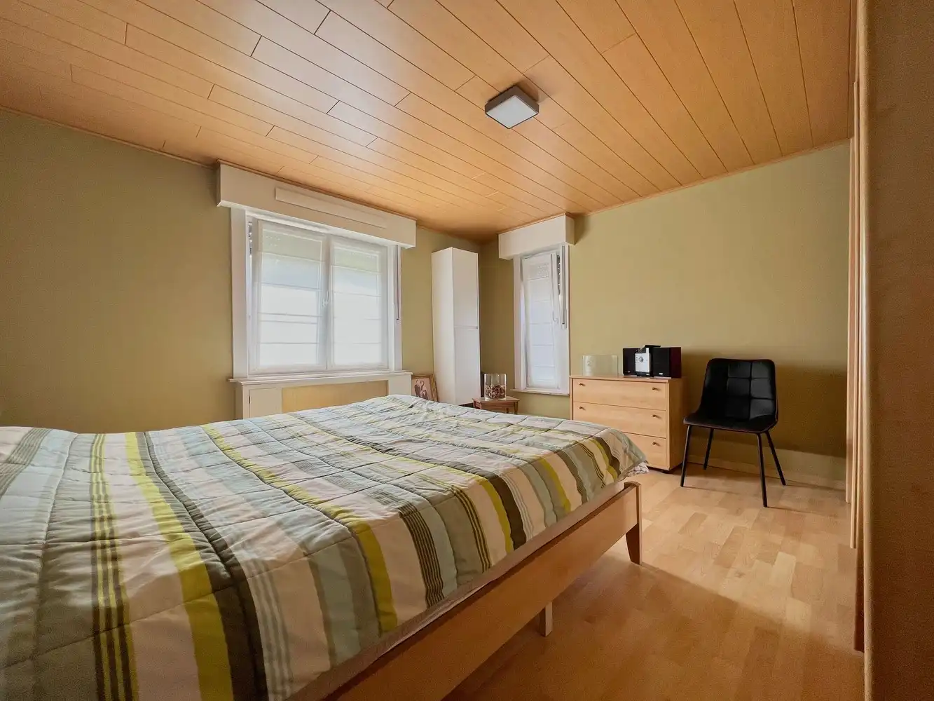 Prachtige, lichtrijke woning met zonnige tuin + garage! foto 9
