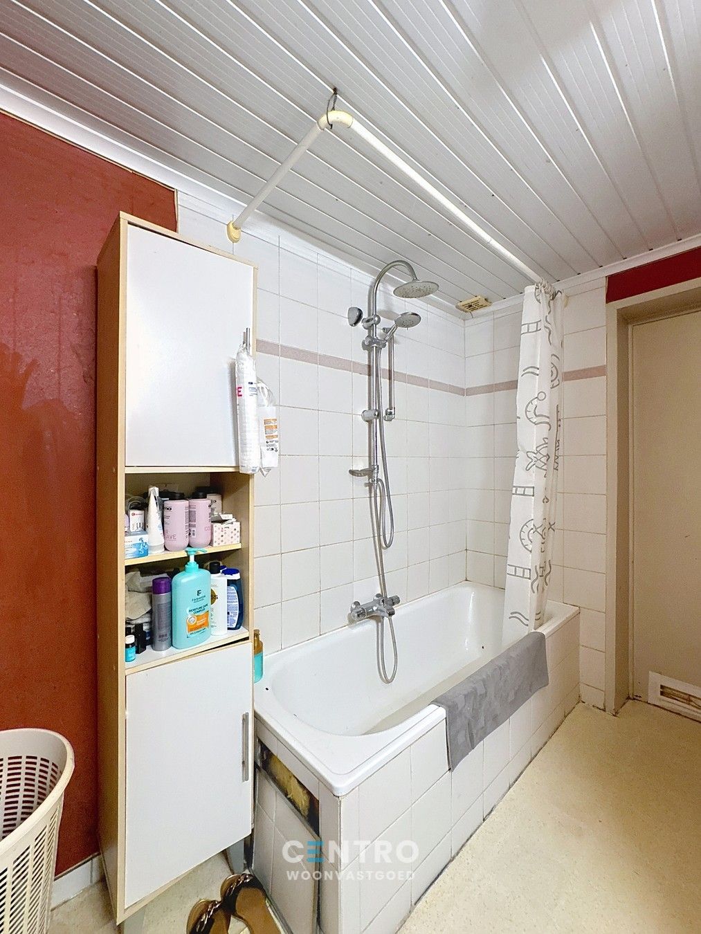 Op te frissen woning met 4 slpks én ZUIDger. tuin te Assebroek! foto 9