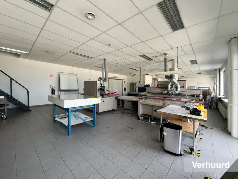 Sint-Niklaas - TE KOOP: Bedrijfsgebouw voor eigen gebruik of investering foto 8
