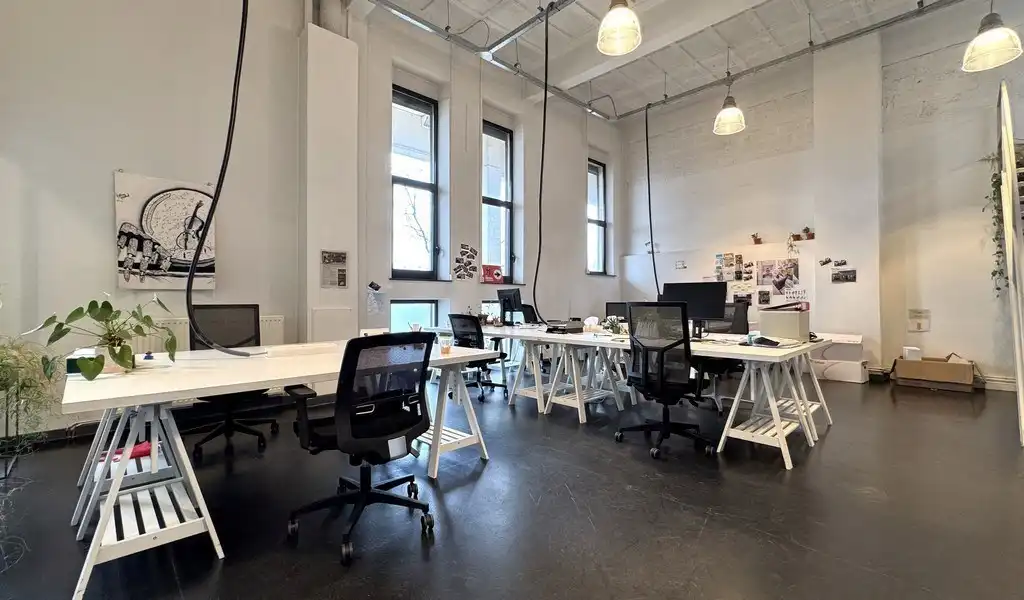 Instapklaar kantoor te huur aan luchthaven in Deurne foto 9