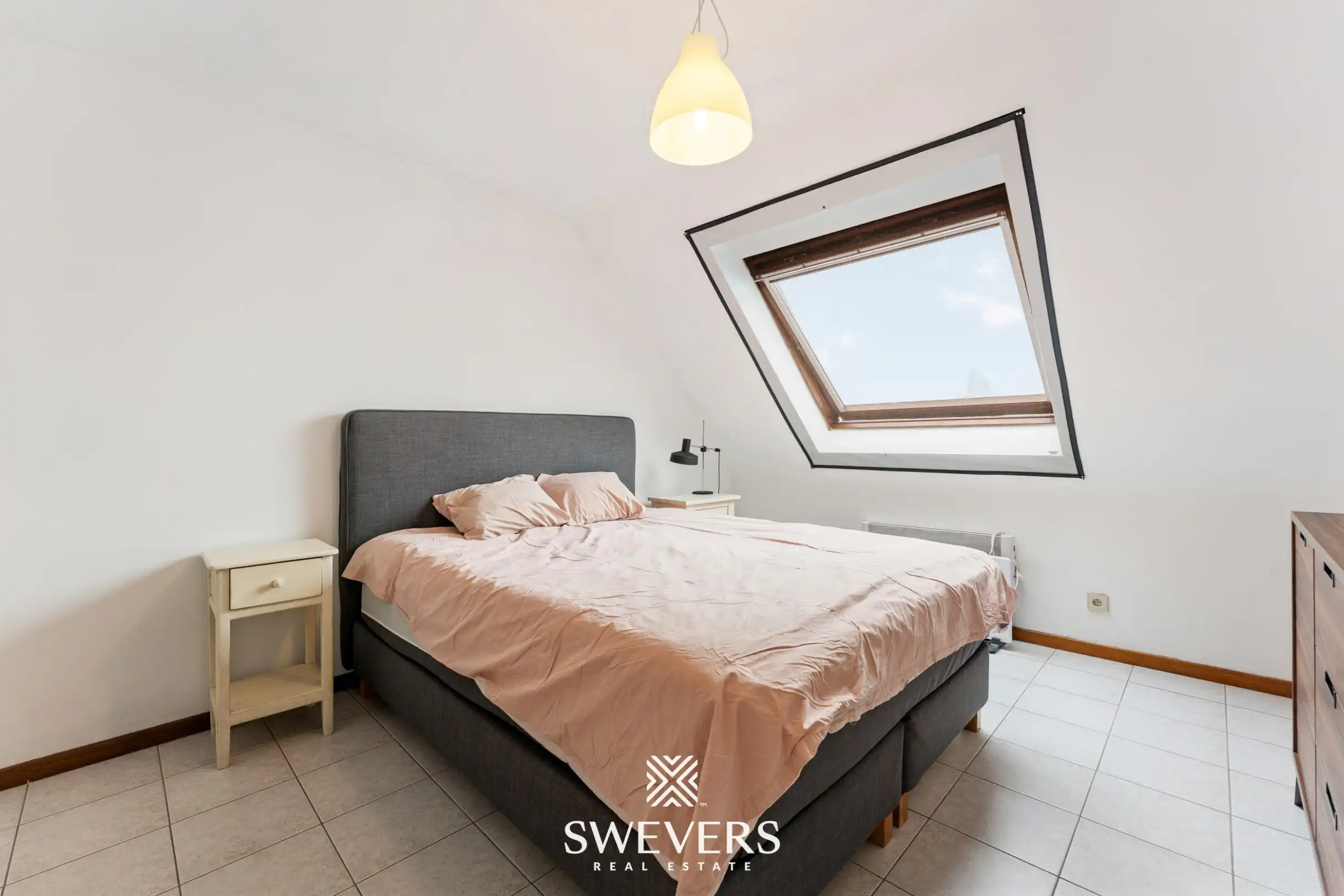 Instapklaar en lichtrijk 1-slaapkamerappartement op topligging in Houthalen centrum foto 15