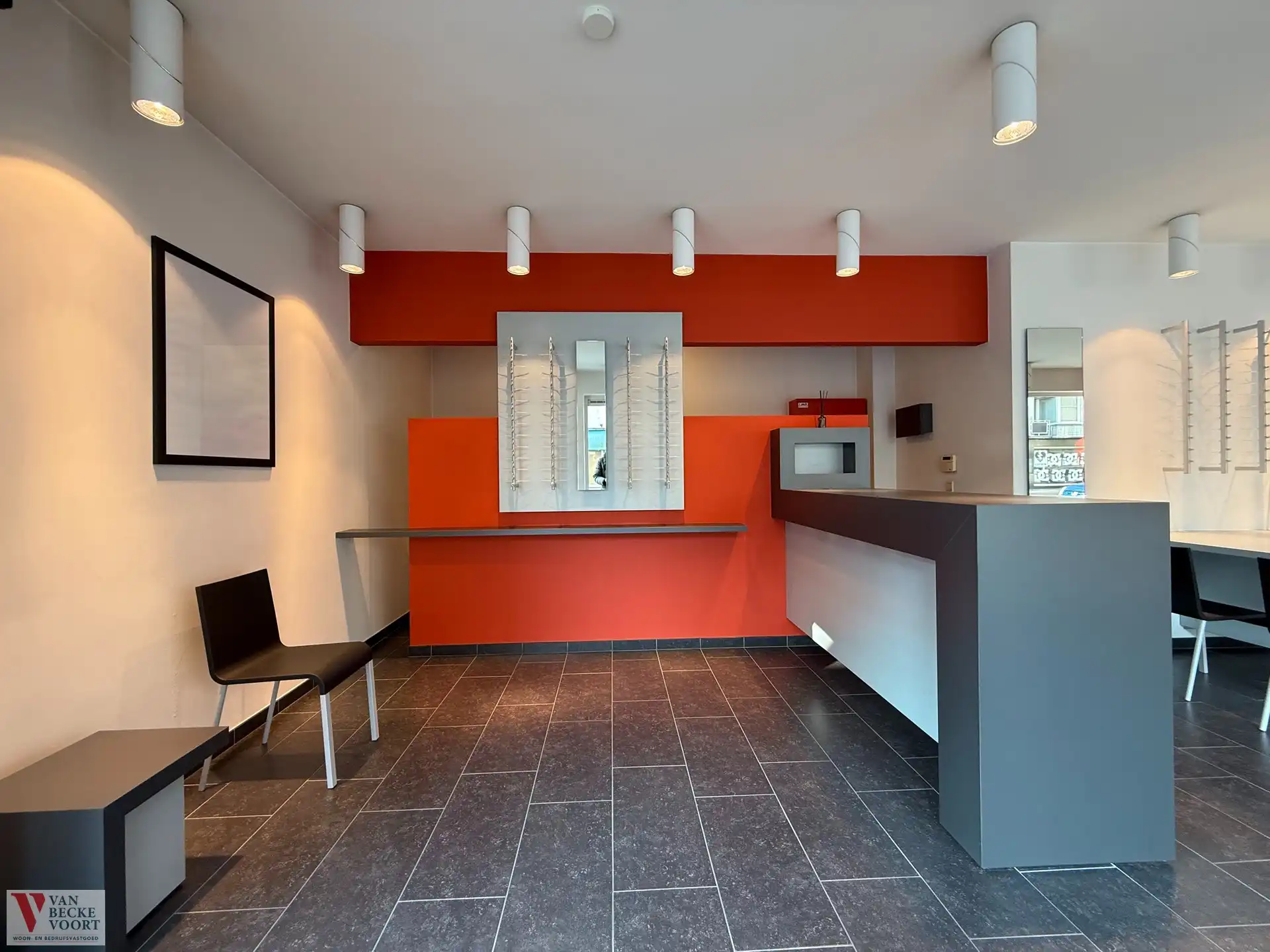 Handelsgelijkvloers 75m² foto 6