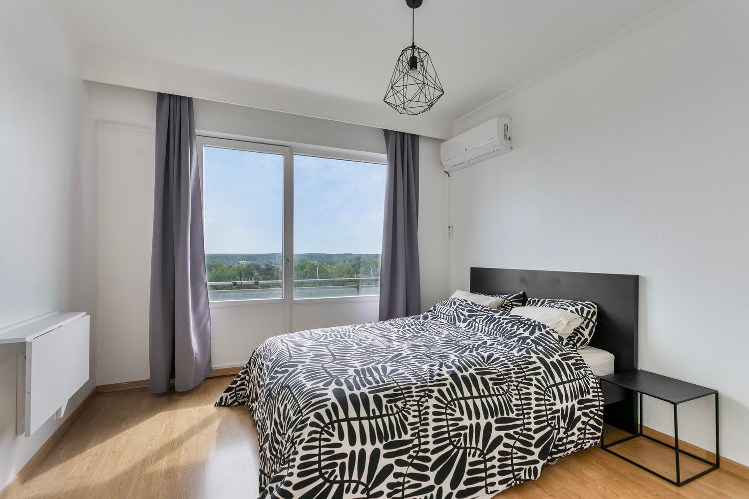 Instapklaar appartement met prachtig uitzicht over Genk! foto 12