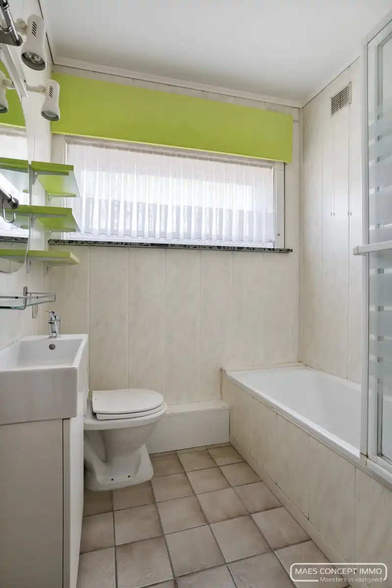 Charmante alleenstaande woning in villawijk Waregem, op wandelafstand van het centrum foto 20