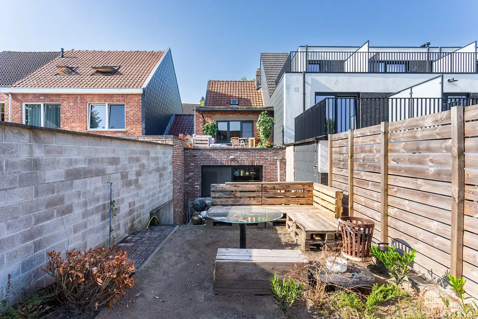 Gezellige woning met veel potentieel in groene buurt foto 16