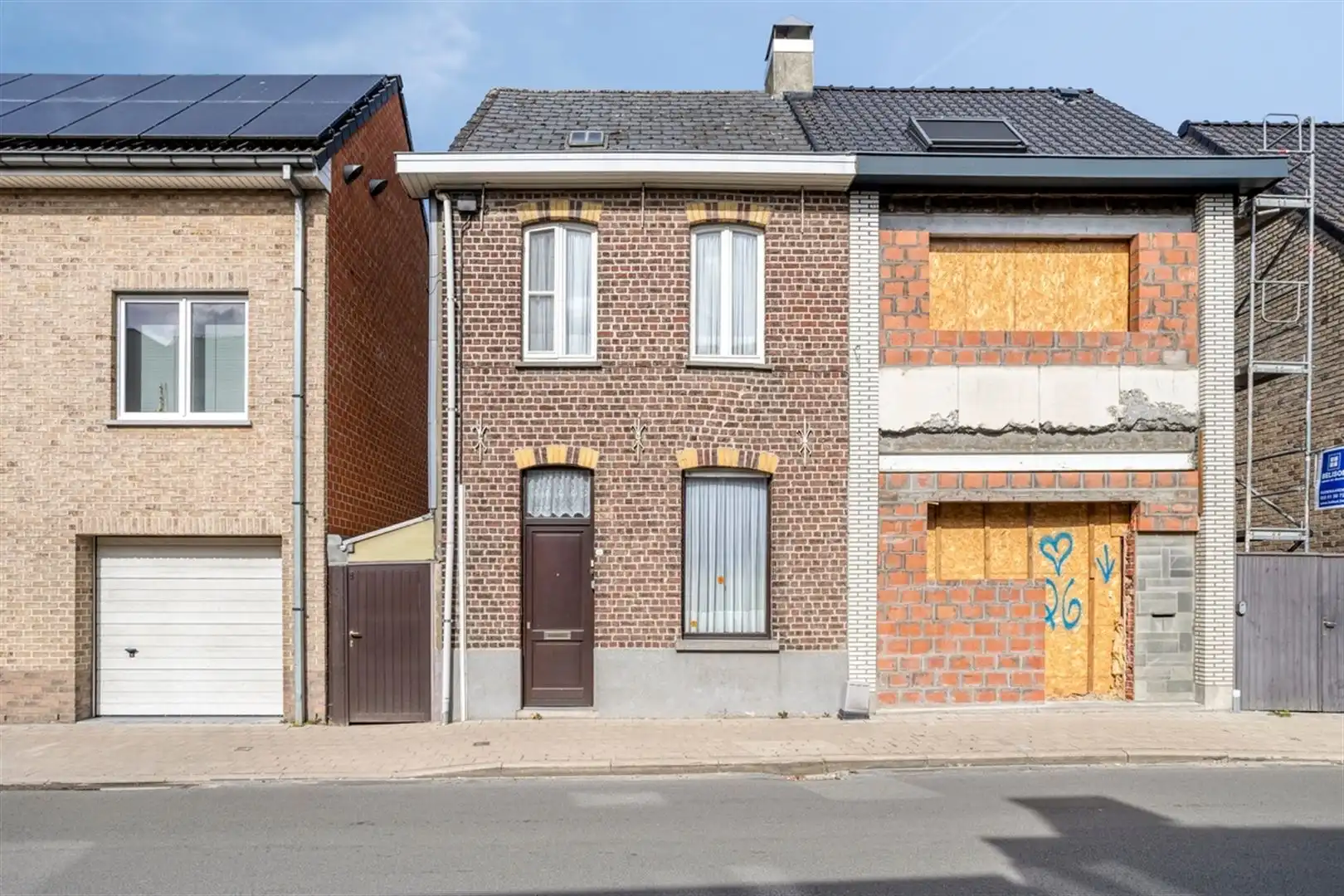 Hoofdfoto van de publicatie: te renoveren woning met tuin