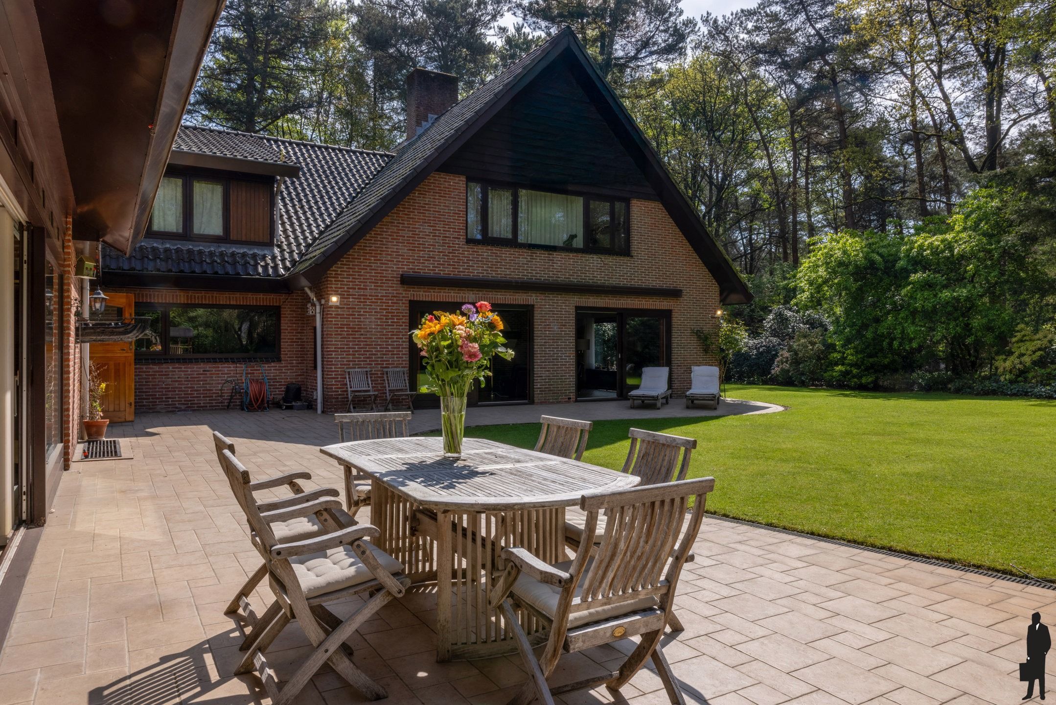 Seventiesvilla op toplocatie! foto 10