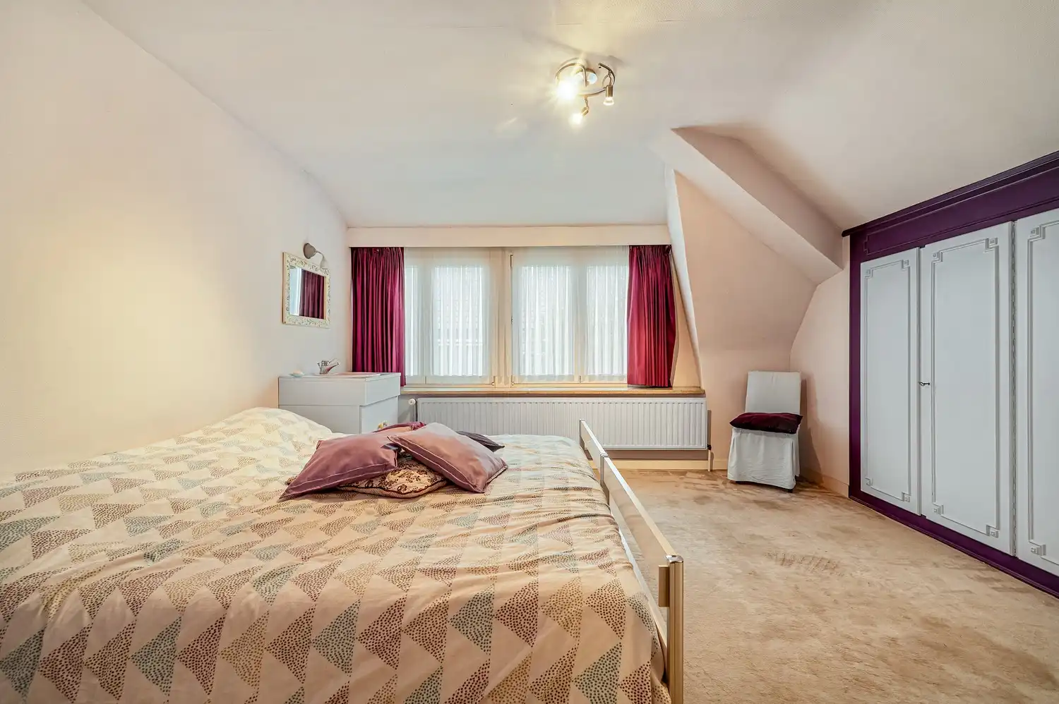 Karaktervolle villa met 6 slaapkamers, tuin en ruime loods foto 15