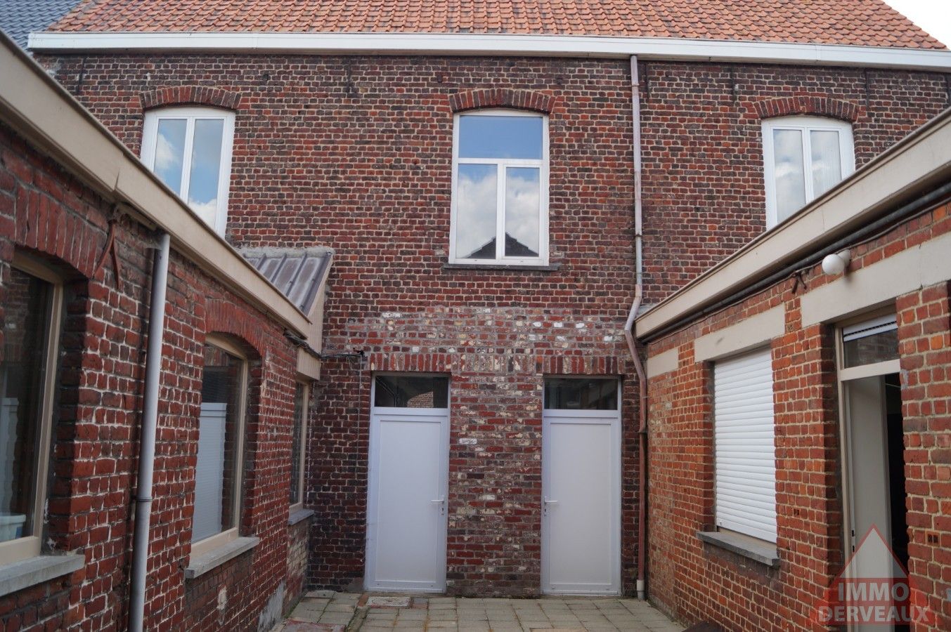 Zonnebeke - Twee woningen met loods 320m² foto 2