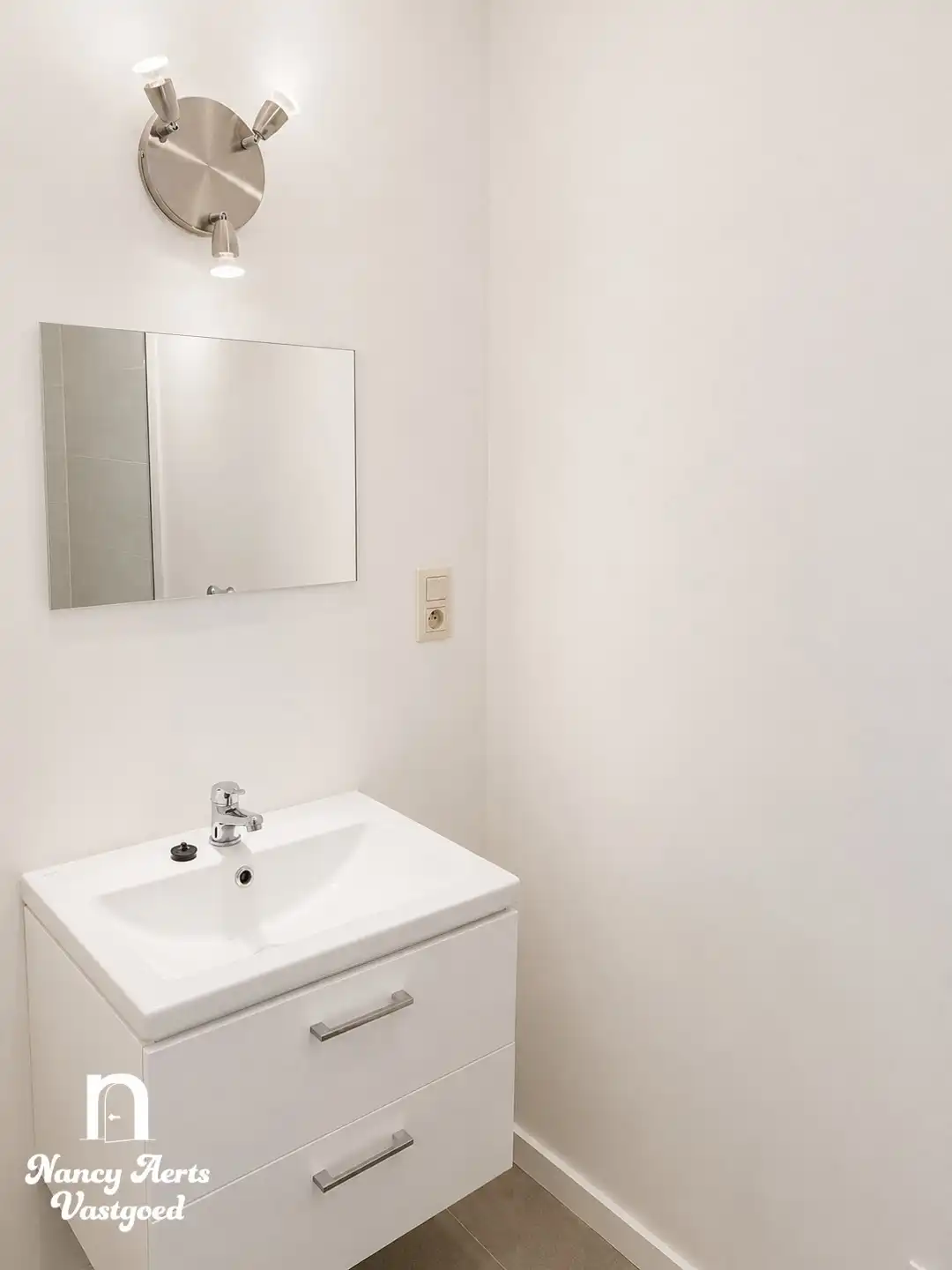 Instapklaar appartement met garage op centrale ligging foto 10