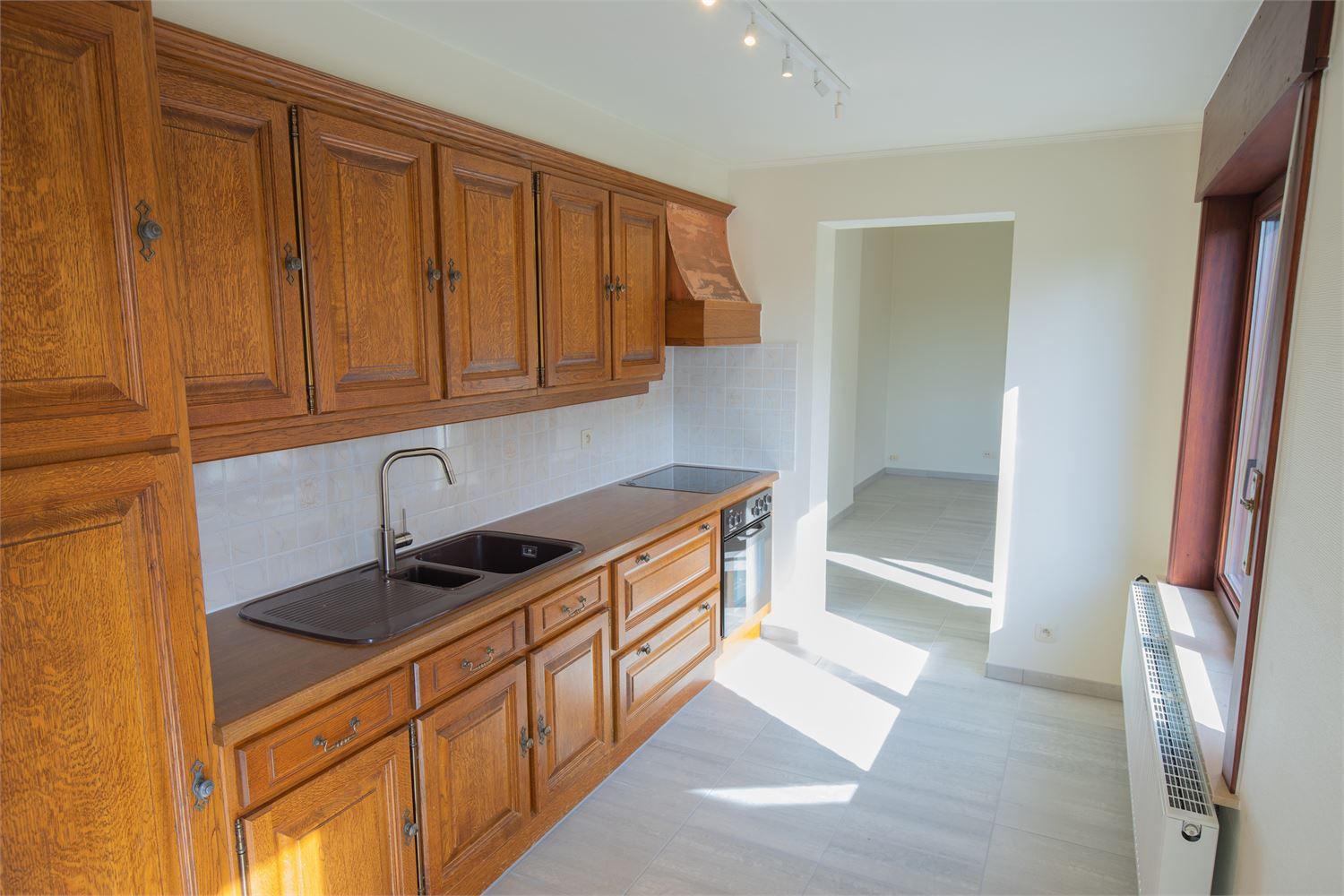 Ruime en Recent Gerenoveerde Woning te Huur aan de Stadsrand van Aarschot foto 8