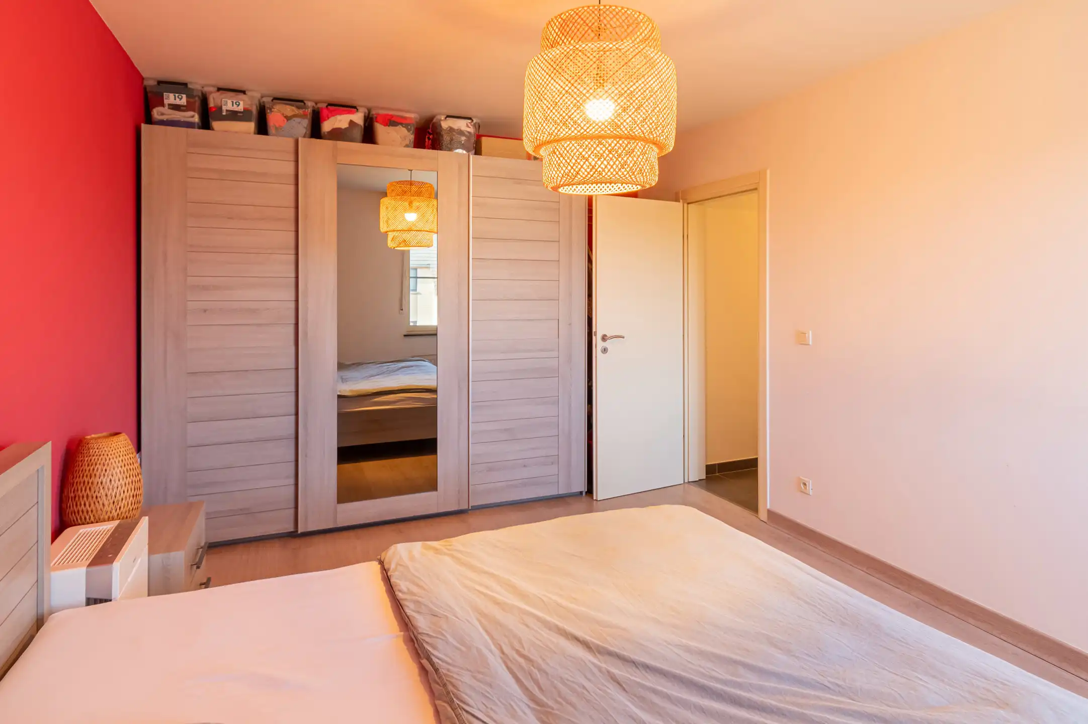 Ruim instapklaar 3 slaapkamer appartement met groot terras foto 8