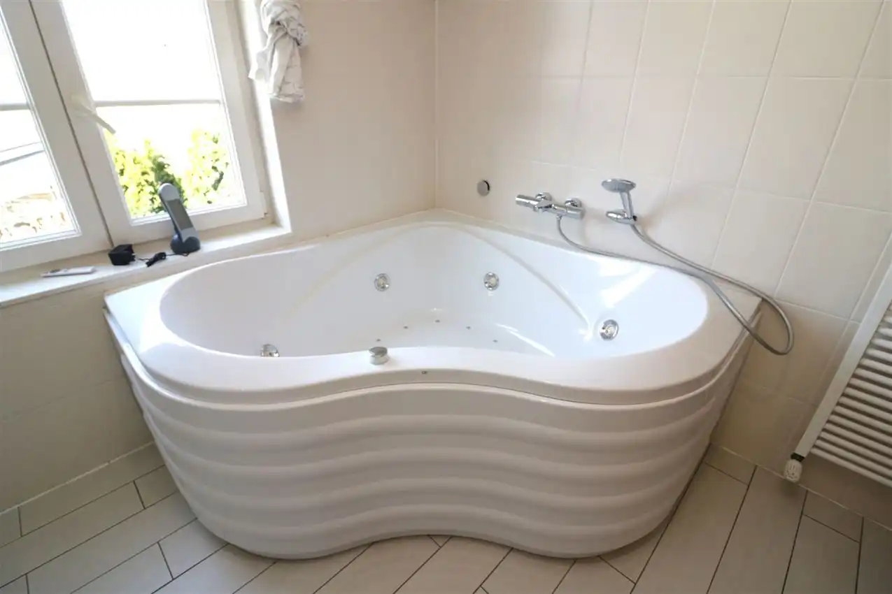 Recente woning met drie slaapkamers en garage op rustige locatie foto 38