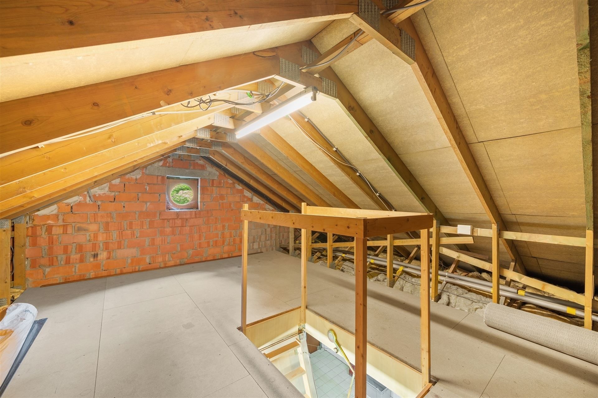 Prachtige villa met een mooie en zeer goed onderhouden tuin foto 41