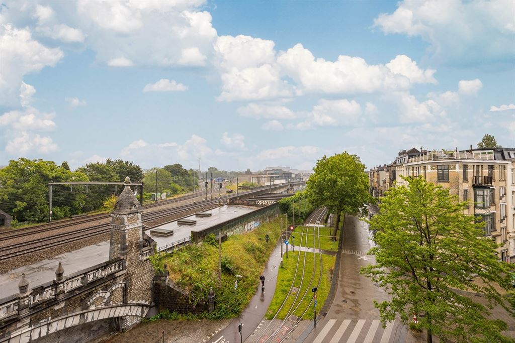 Appartement met panoramisch zicht op Zurenborg foto 3