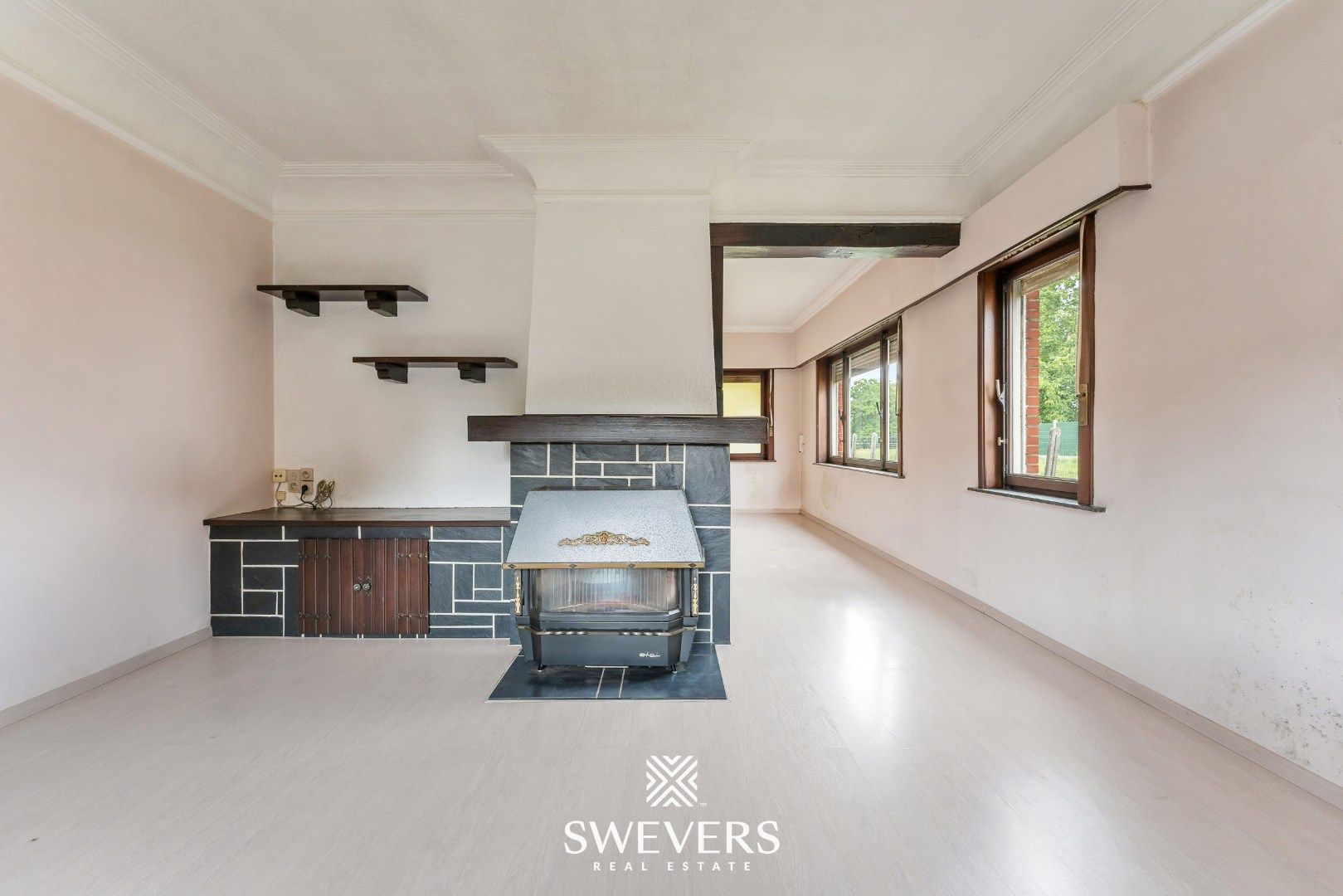 Gunstig gelegen, te renoveren woning, op mooi perceel van 8a 88ca foto 4