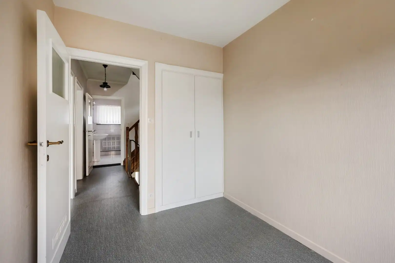 Woning met 3 slaapkamers, zolder, garage en tuin in het centrum van Dadizele foto 14