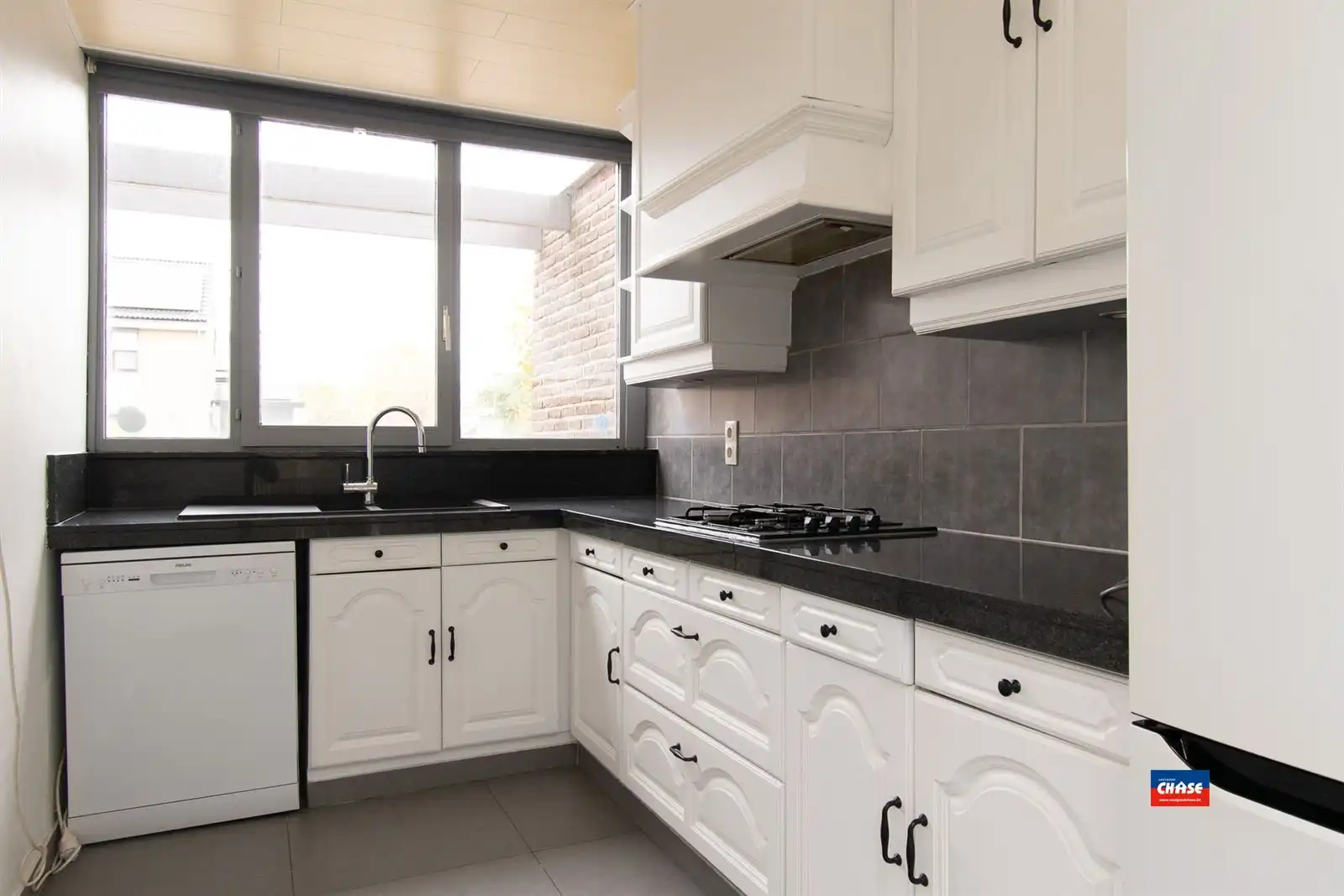 Woning met 4 slpks, garage en tuin foto 5