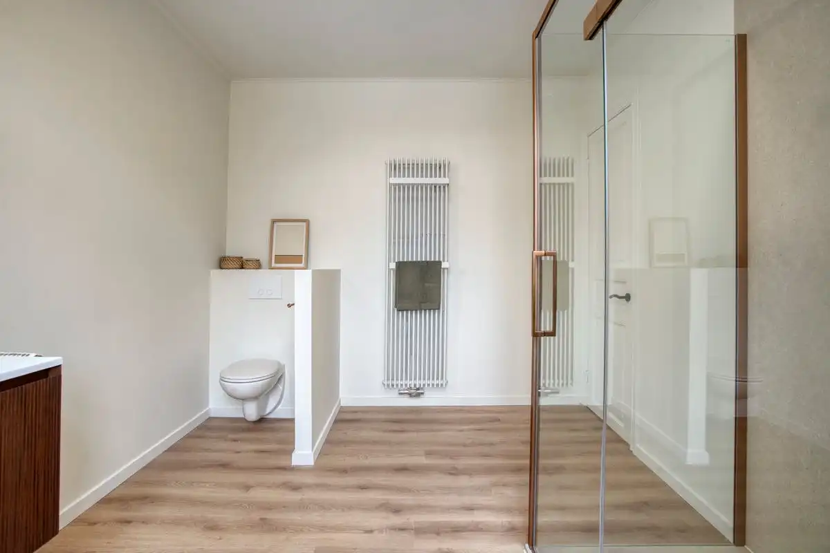  Prachtig vernieuwde woning te koop in centrum Kortrijk foto 9
