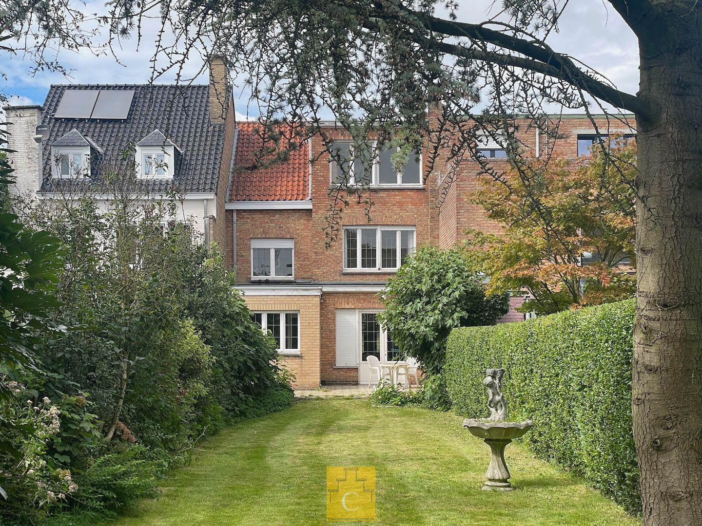 ruim burgerhuis op een droomligging in het Gezellekwartier op St Anna, bij de molens, met diepe zuidgerichte tuin, grondoppervlakte 395 m2 foto 1