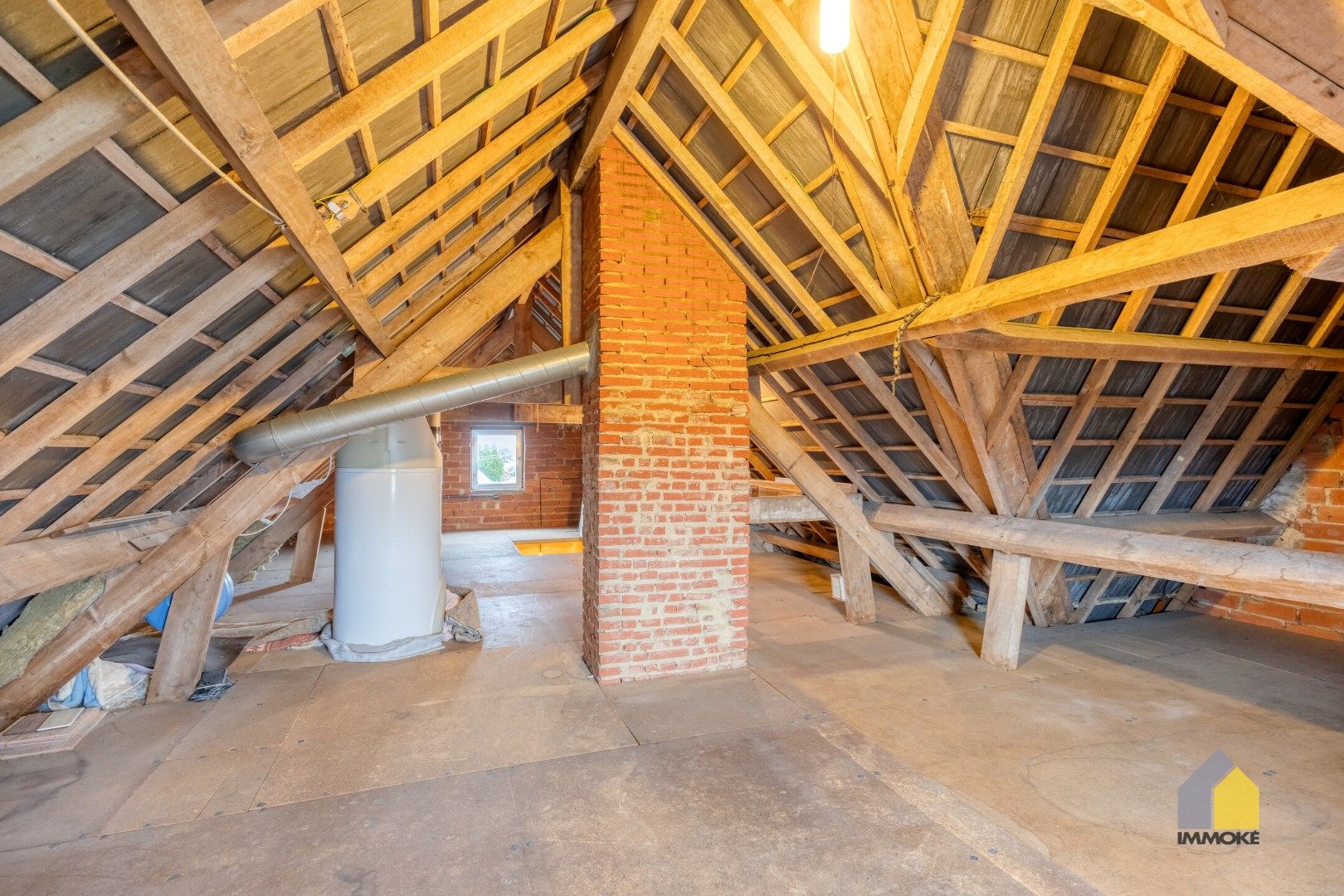 Neeroeteren: Op te frissen, vrijstaande woning op 8 a 53 ca met 5 slpks. foto 26