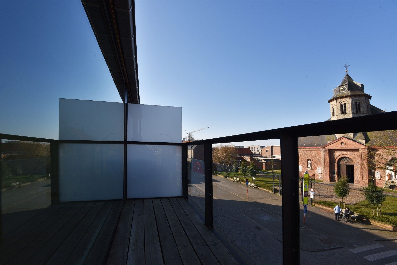 Duplex appartement met 3 slaapkamers en balkon te Adegem Dorp. foto 2