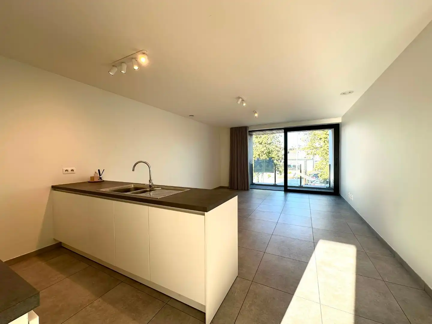 Modern appartement in het hartje van Sint-Andries foto 4