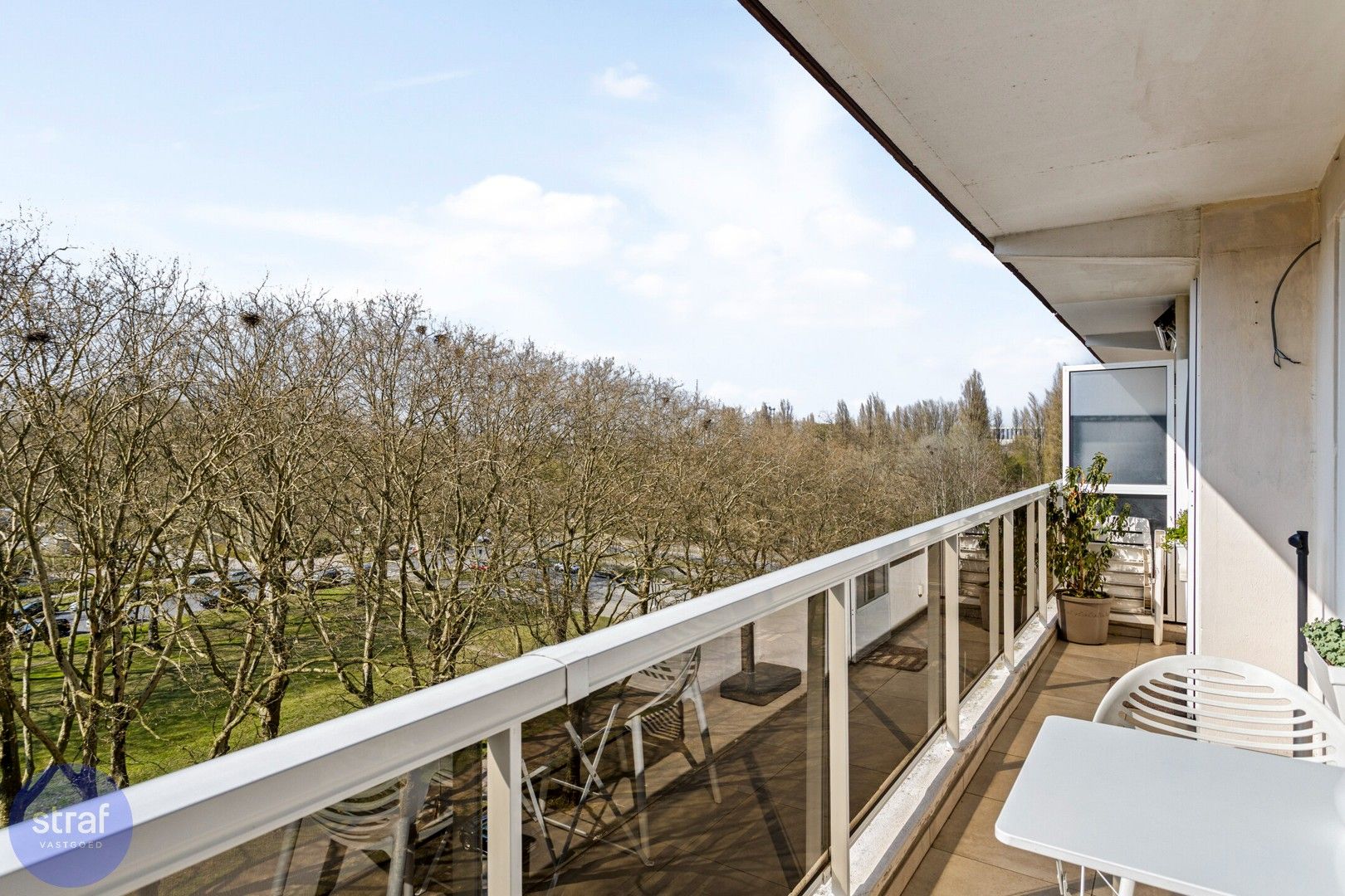 Gerenoveerd appartement met 3 slaapkamers op de 6de verdieping foto 9