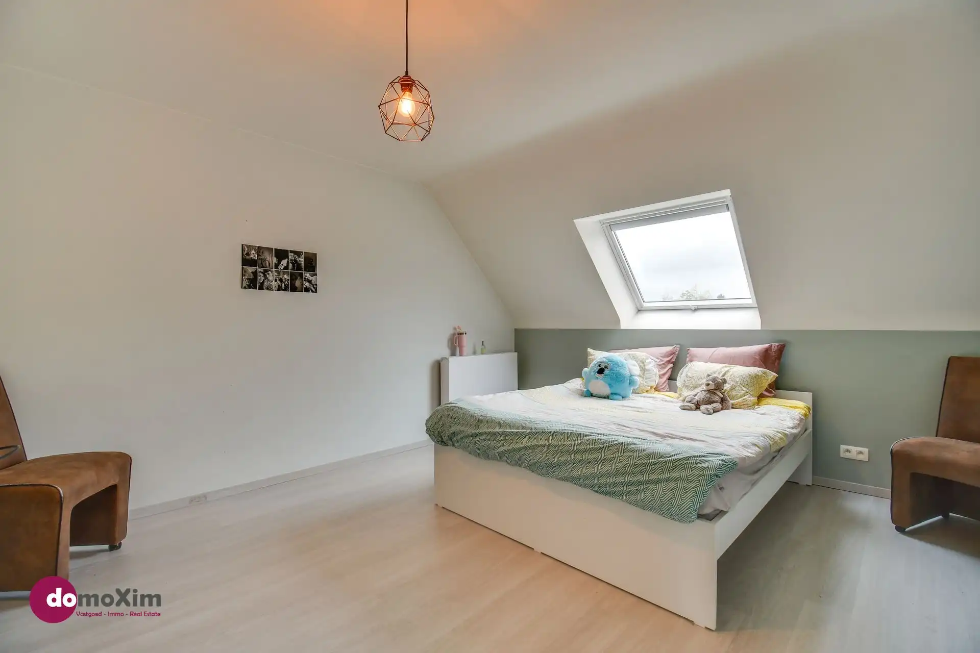 Stijlvolle en energiezuinige woning met 4 slaapkamers in een rustige woonwijk foto 11