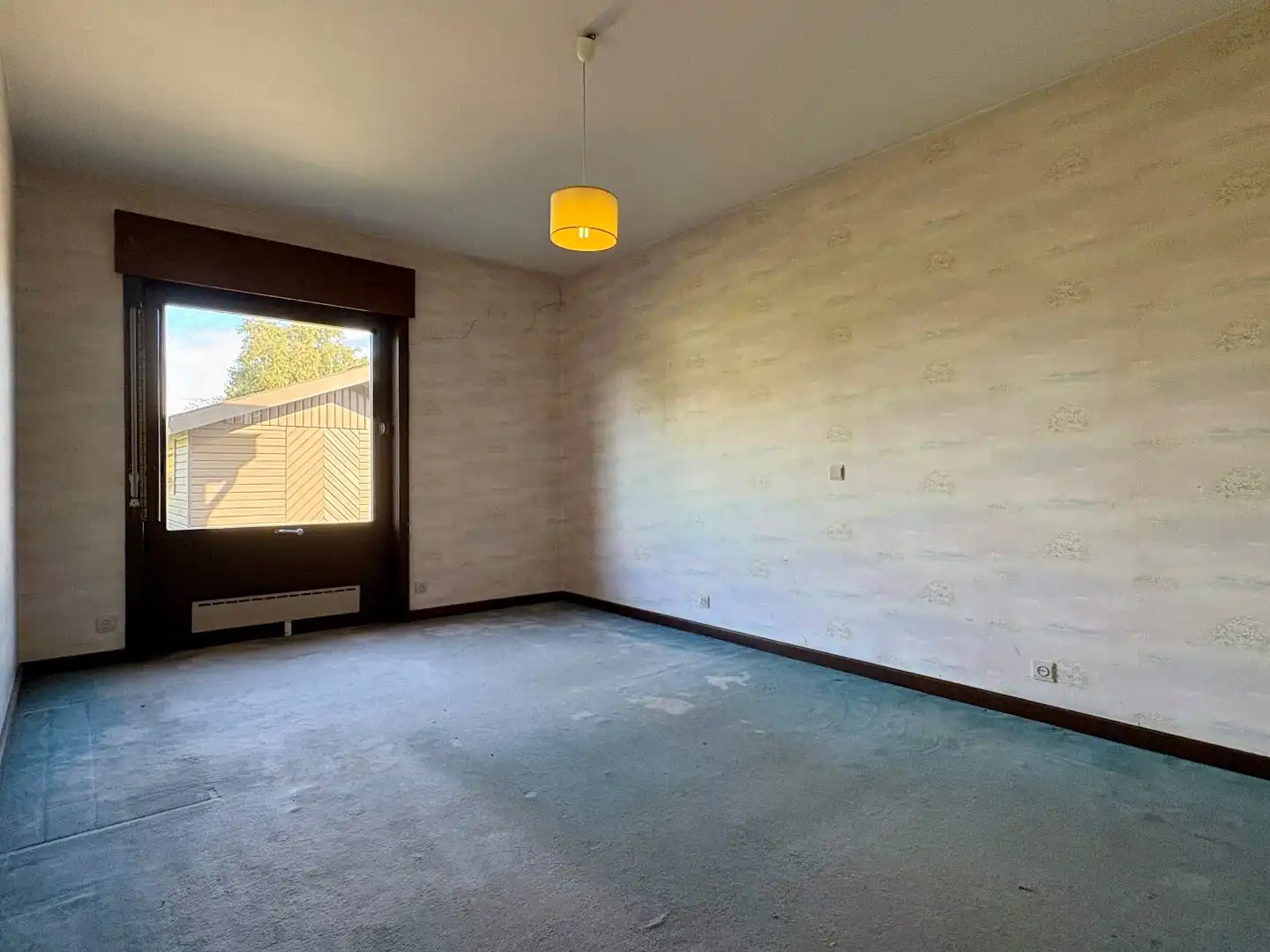 Ruime alleenstaande woning te koop met veel potentieel in Bissegem  foto 7