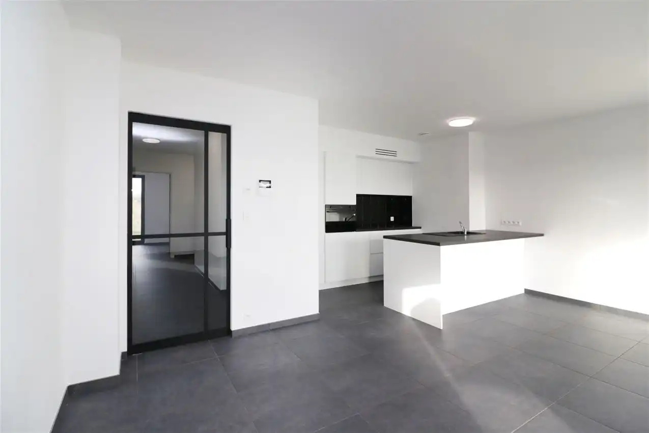 Zonnig appartement, zuidterras, twee slpk, autostaanplaats op gunstige locatie foto 16