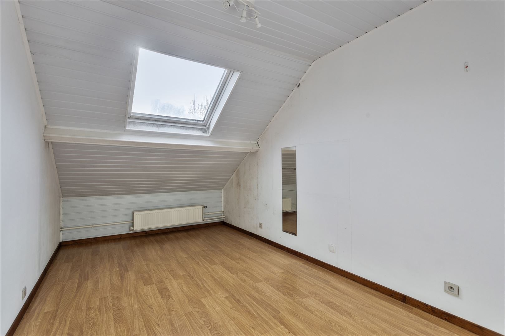 TE KOOP: Te renoveren woning op toplocatie in Hasselt! foto 10