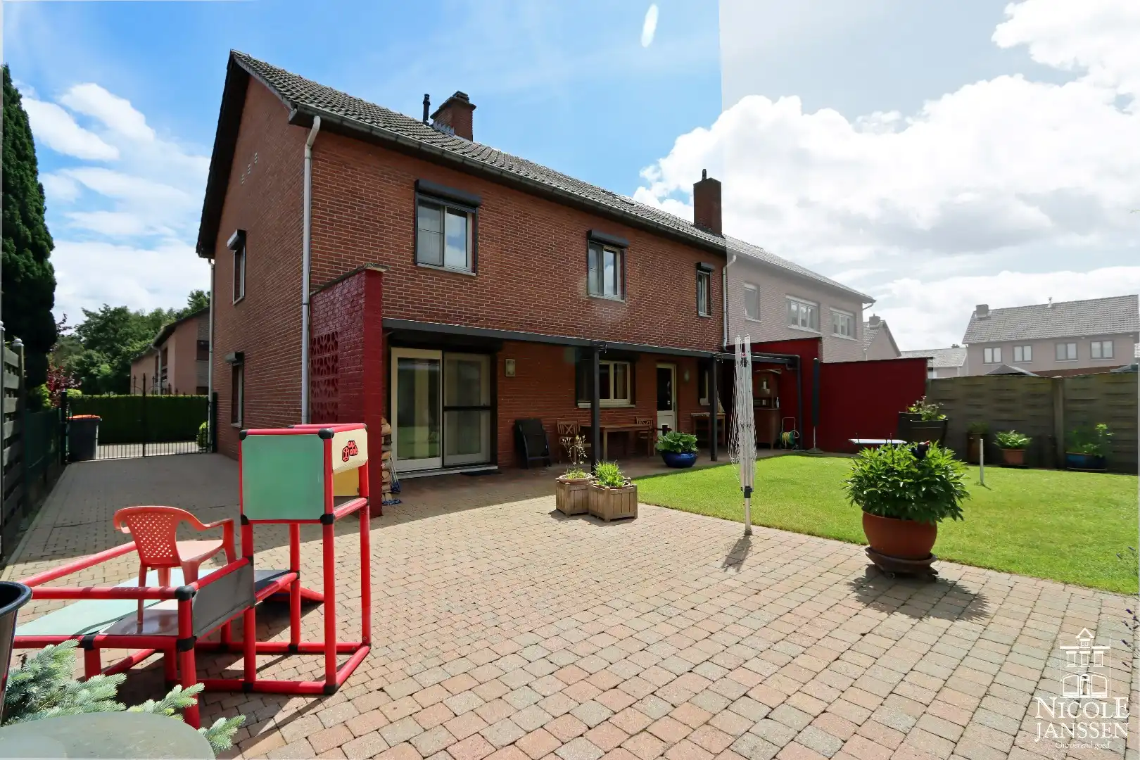 Energiezuinige instapklare woning met garage en tuin foto 24