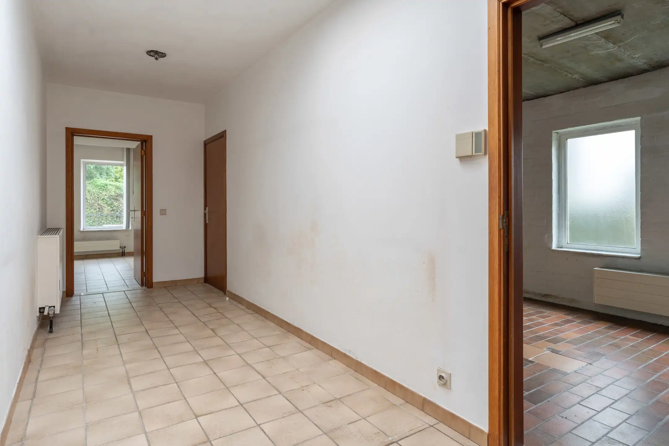 Ruime laagbouw met 3-4 slpk én praktijk en grote garage foto 28