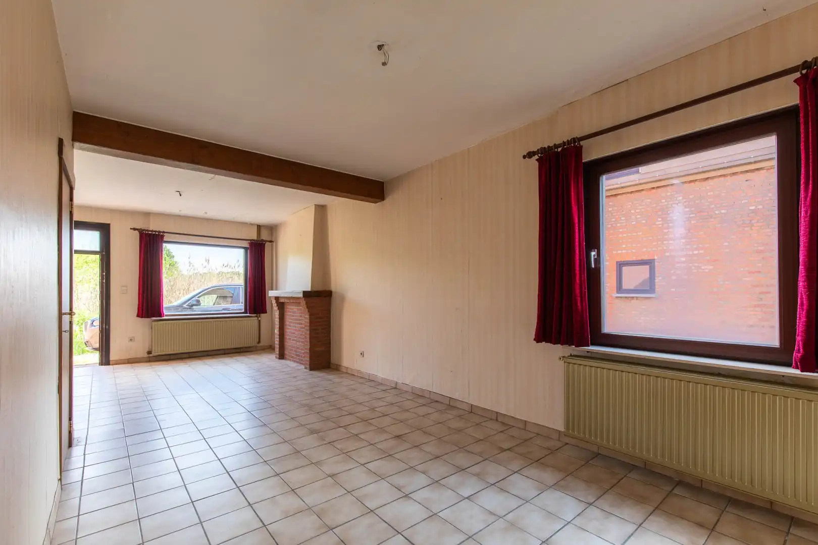 Renovatiewoning met grote garage foto 9