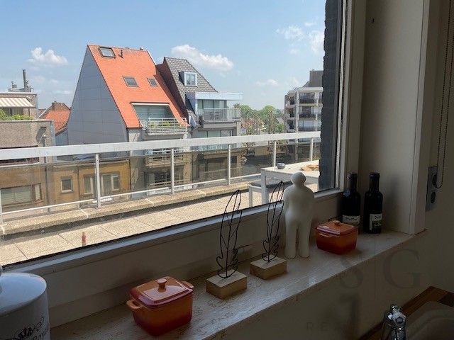 Unieke penthouse met 2 terrassen in hartje Koksijde – op wandelafstand van het strand foto 4