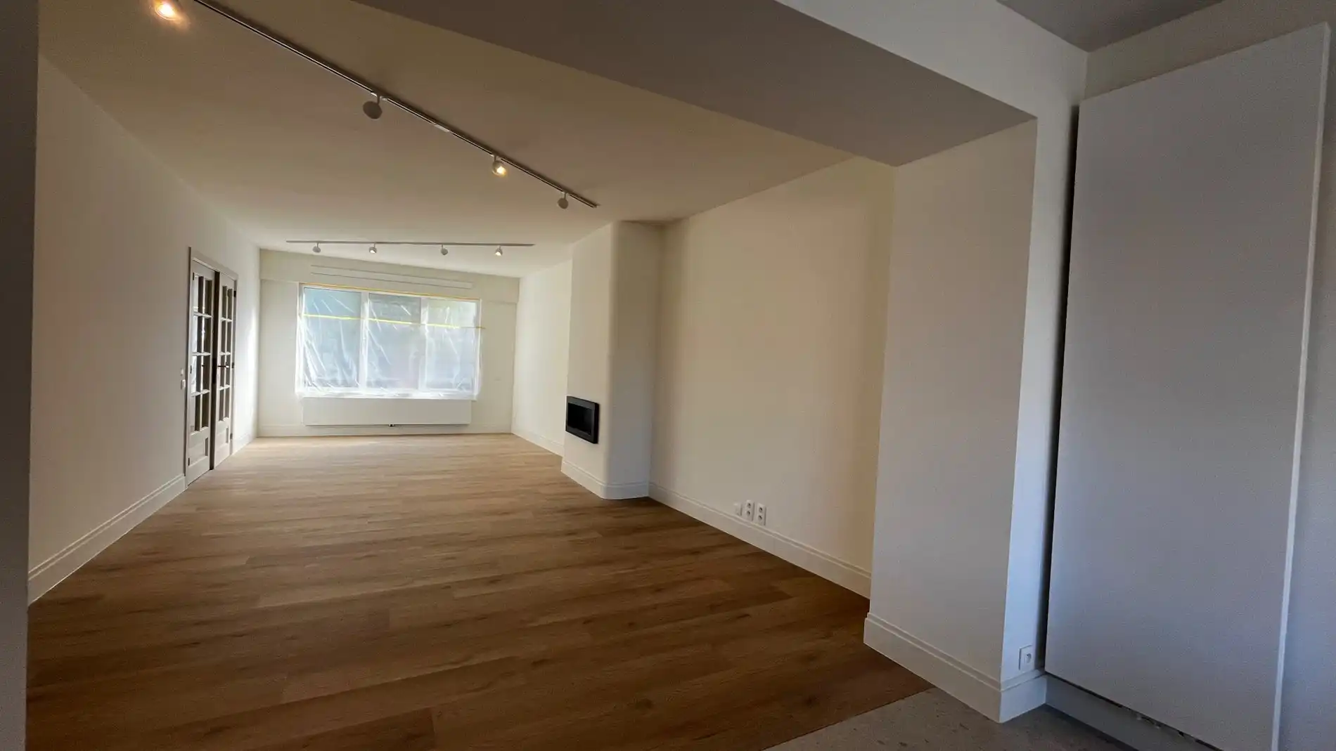 Luxe woning met 5 kamers, grote garage, grote uitbouw en een aangename tuin foto 6