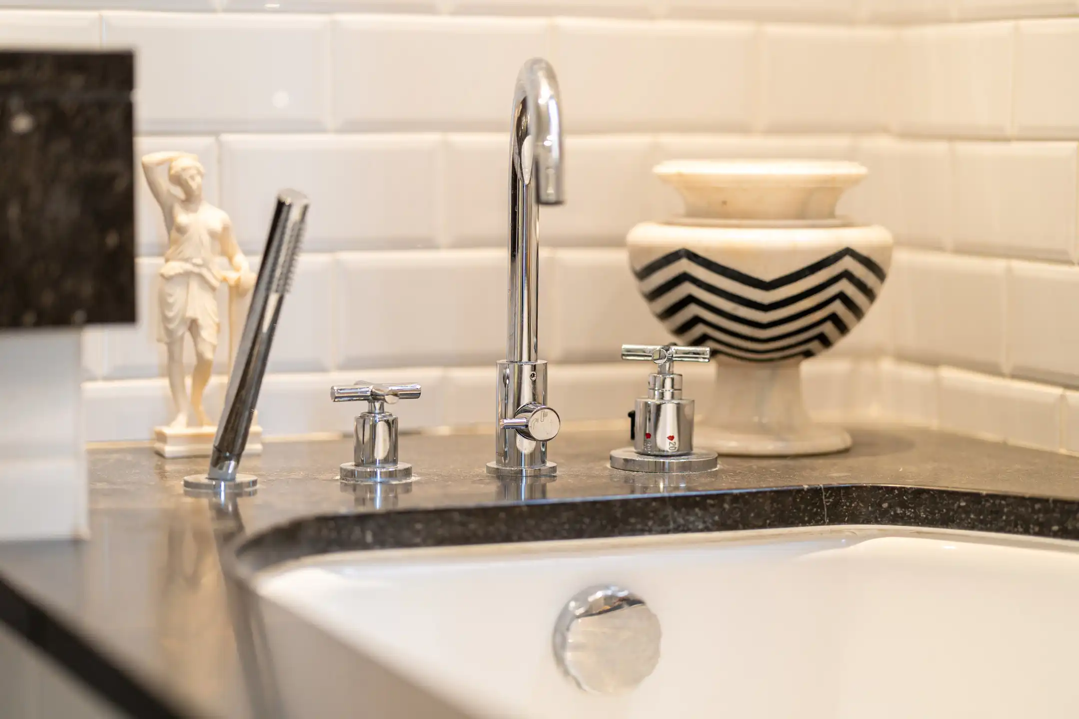 Ruim luxeappartement met uitzicht op Ter Kamerenbos foto 17