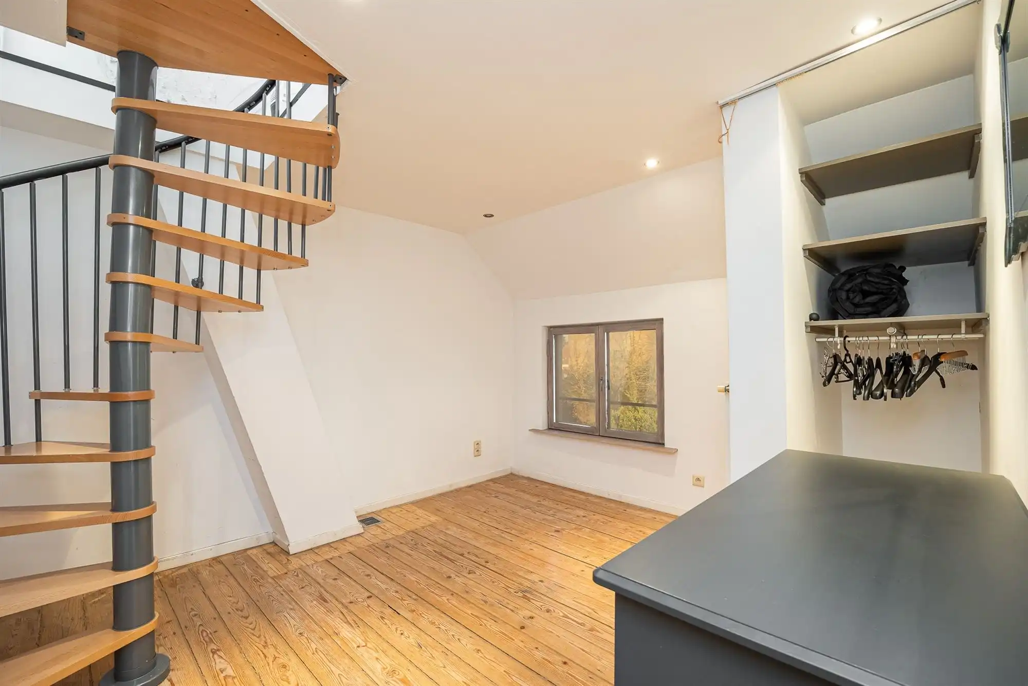 Woning met garage, magazijn, tuin + duplexapp. foto 16