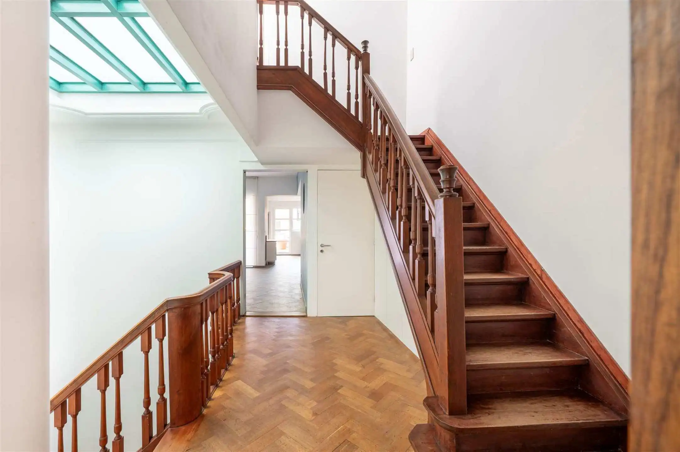 Herenhuis met zuidgerichte tuin en terras in het historisch centrum foto 15