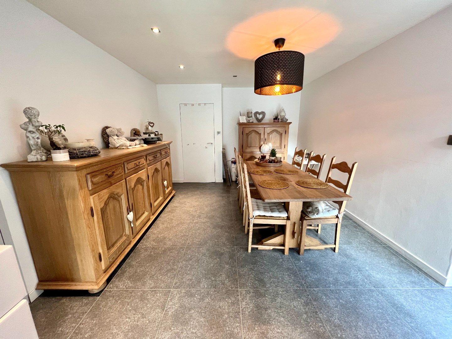 ALLEENSTAANDE WONING MET 4 SLPKS, GARAGE, CARPORT EN TUIN foto 8