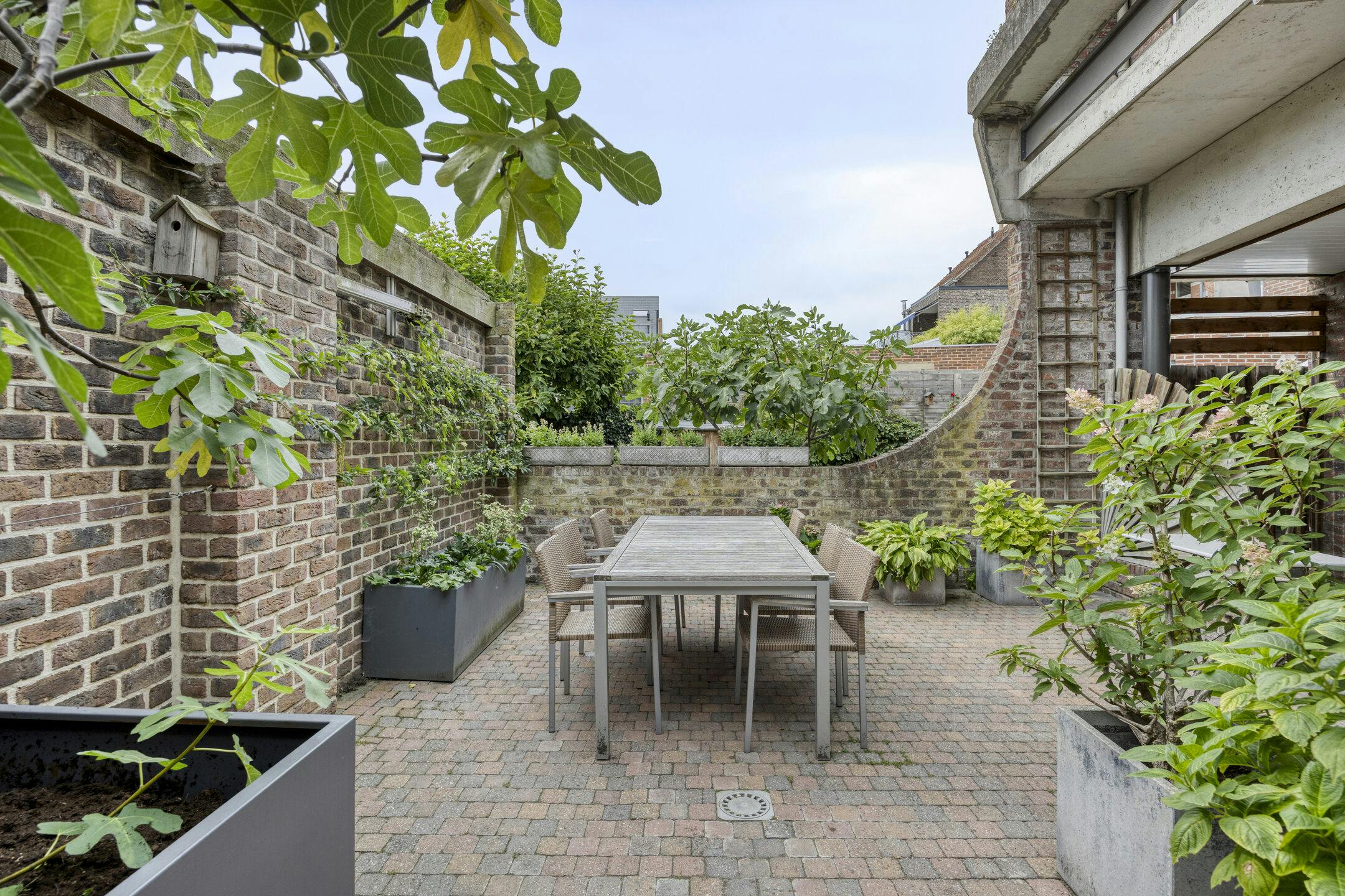 Stijlvolle stadswoning met handelspand te koop in hartje Maaseik foto 13