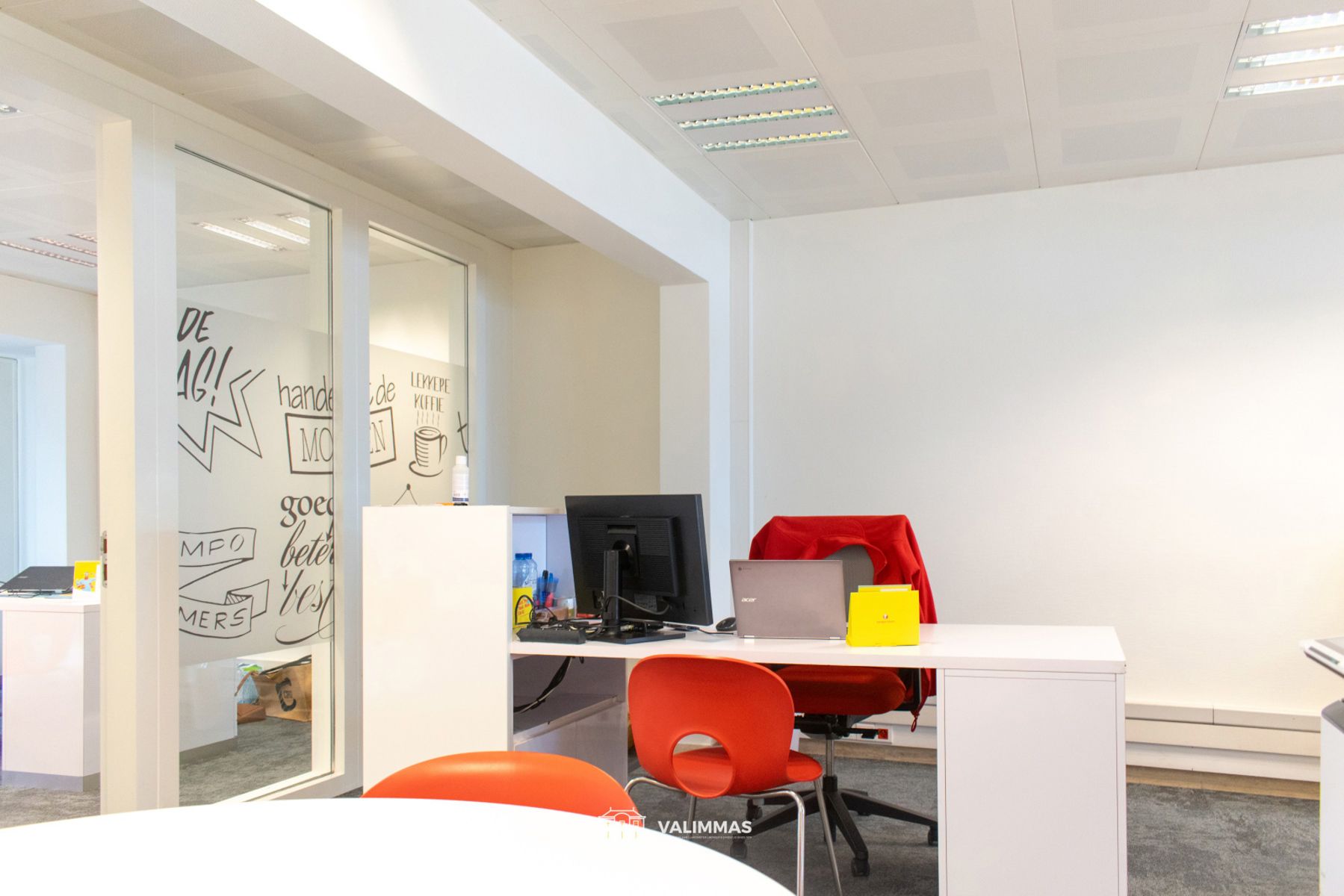 Commercieel gelegen gelijkvloerse kantoor- of handelsruimte  foto 10