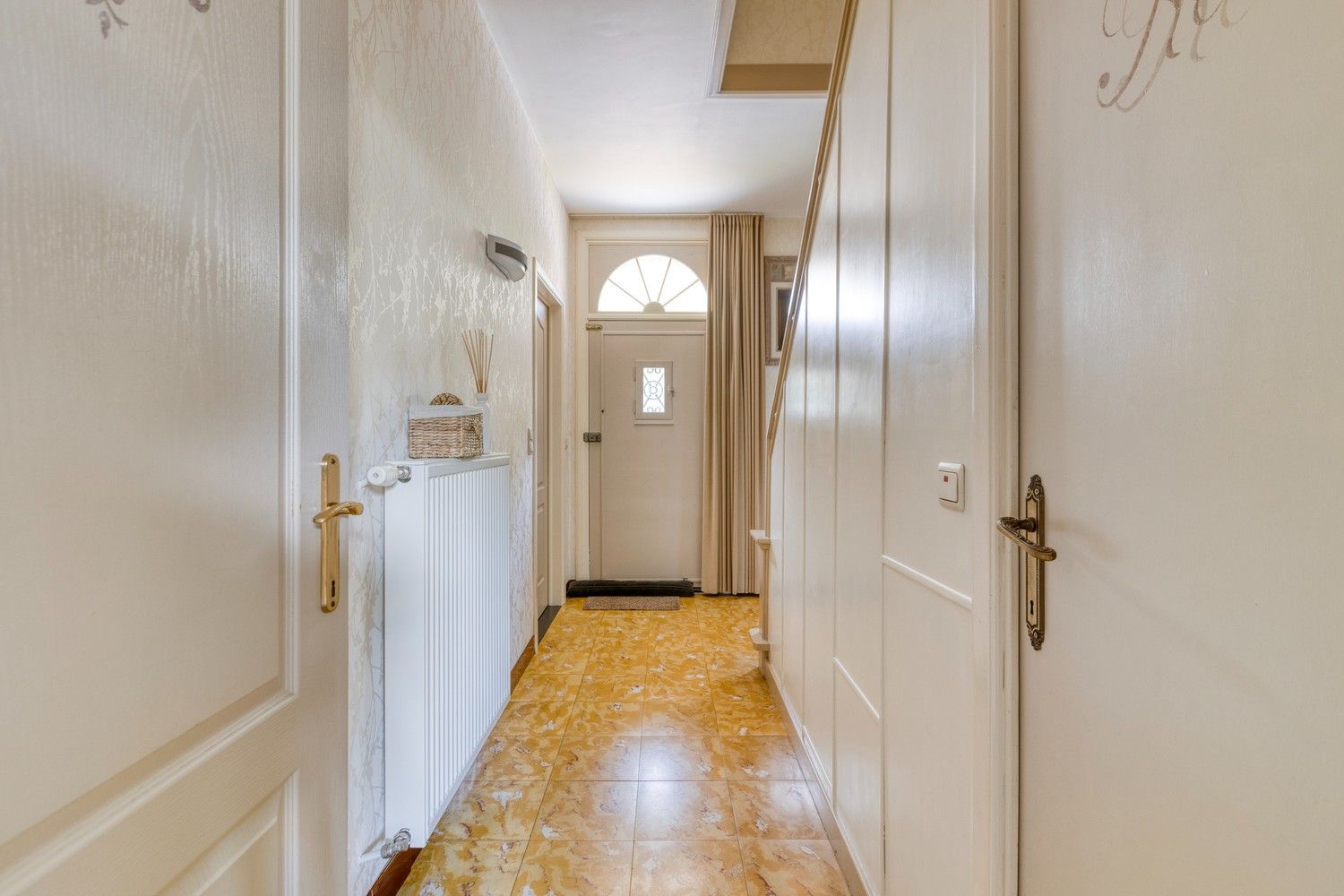 Charmante gezinswoning met drie slaapkamers en prachtige tuin in Dilsen-Stokkem foto 8
