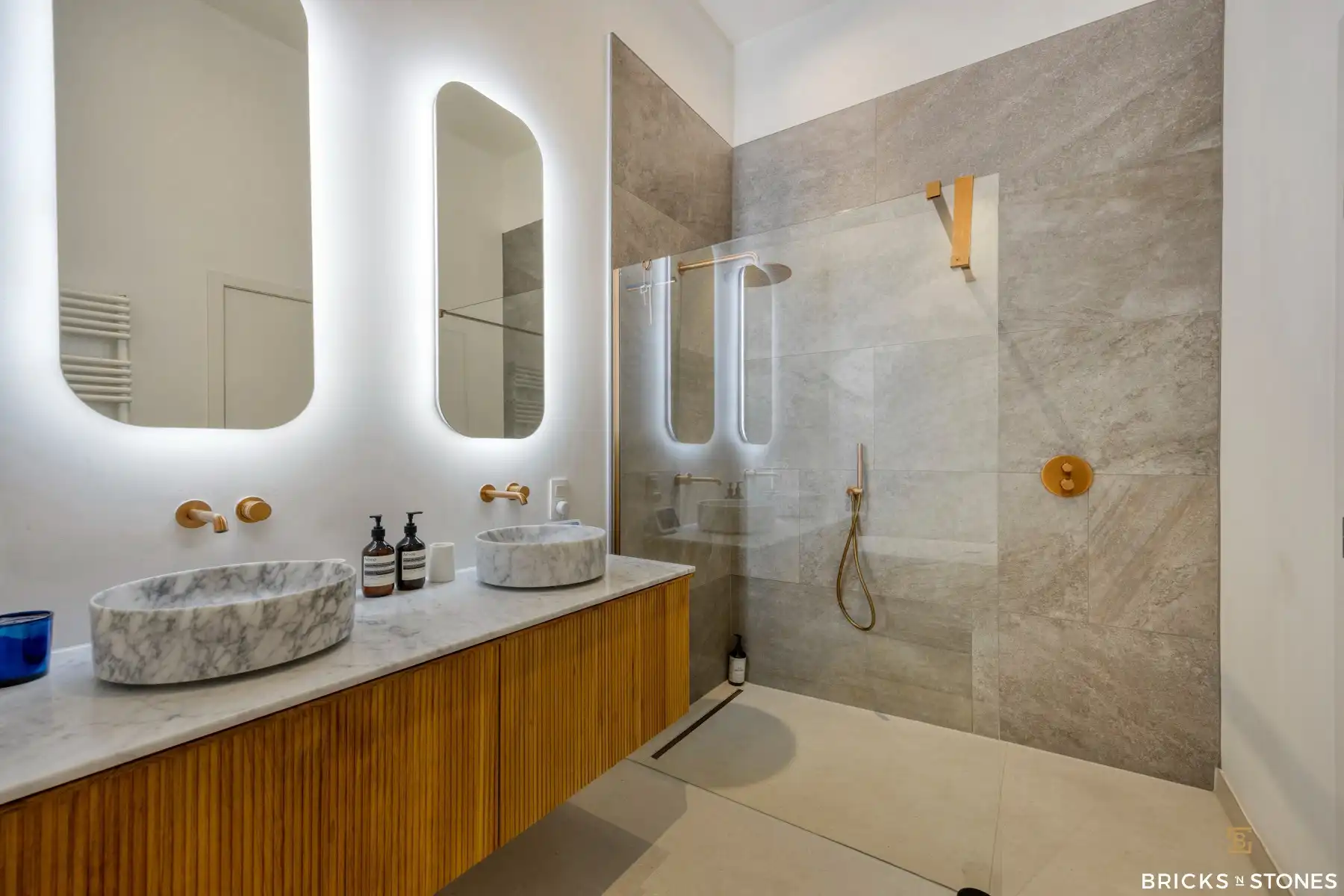 Verborgen parel: gelijkvloers appartement met terras foto 26