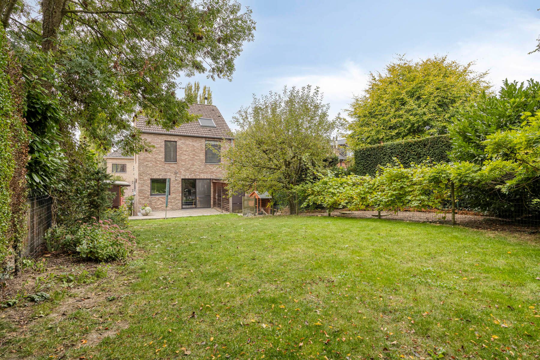 Karaktervolle en instapklare woning in het hart van Dilbeek foto 3